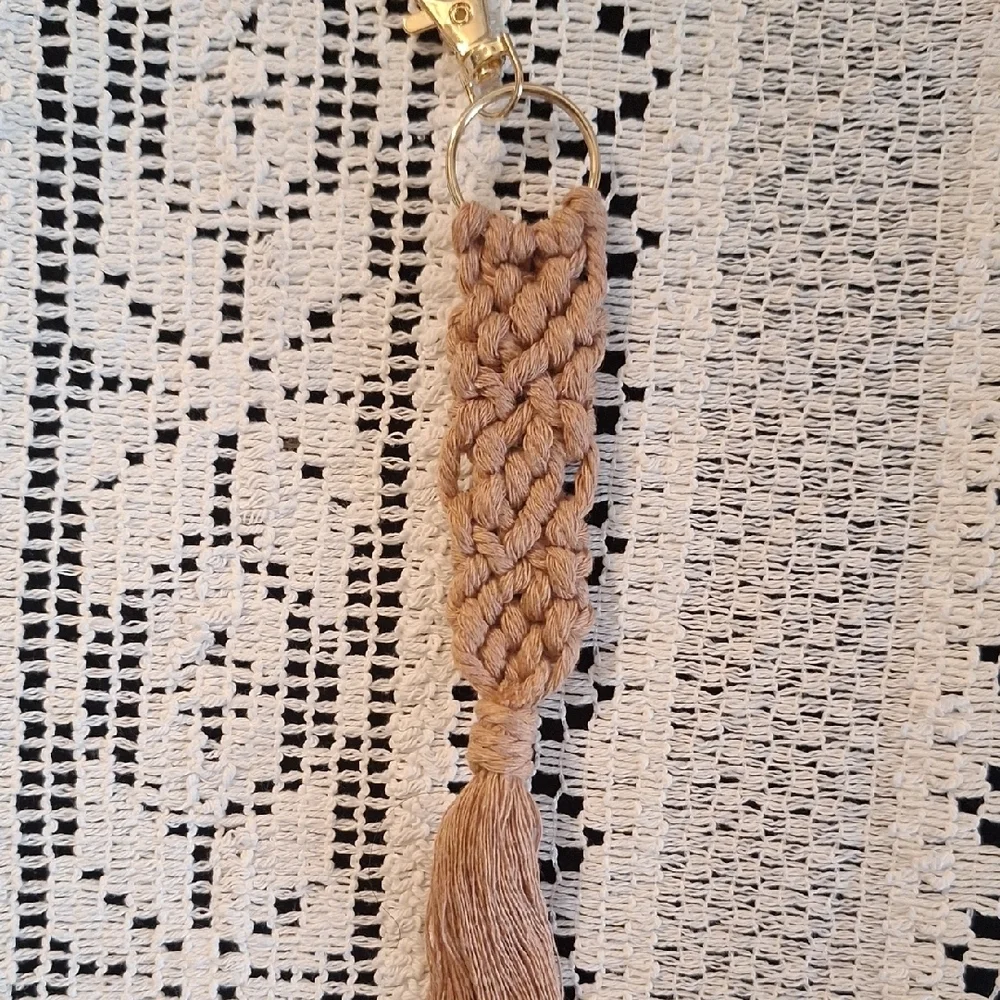 Handcrafted Macramé Keychain Set - Neutral Tones - Picture 11 of 12